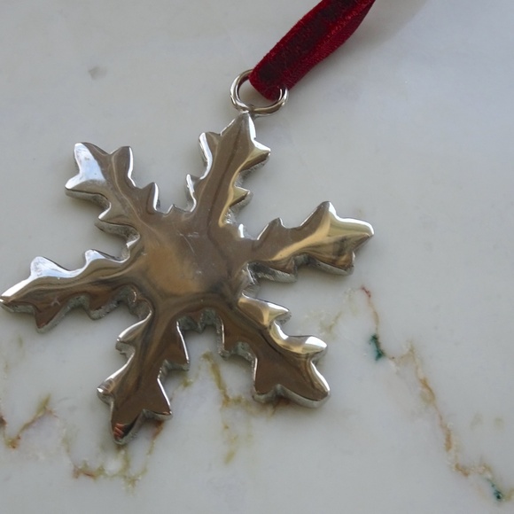 Shiny Silver Metal Snowflake Christmas Xmas Red Velvet Ribbon Holiday Ornament - Picture 4 of 9